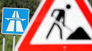 Der Bund investiert für die Neubauprojekte bei Autobahnen und Bundesstraßen rund 4,3 Milliarden Euro. Der Bund investiert für die Neubauprojekte bei Autobahnen und Bundesstraßen rund 4,3 Milliarden Euro.