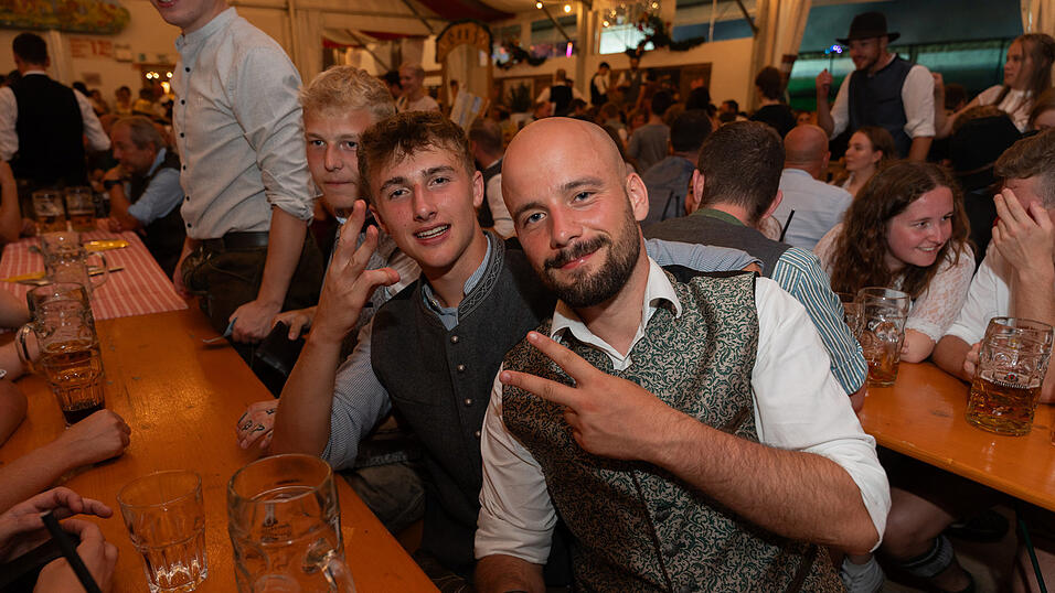 Die Partybilder vom Samstag, 12. August 2023, aus dem Festzelt Greindl. Die Partybilder vom Samstag, 12. August 2023, aus dem Festzelt Greindl.