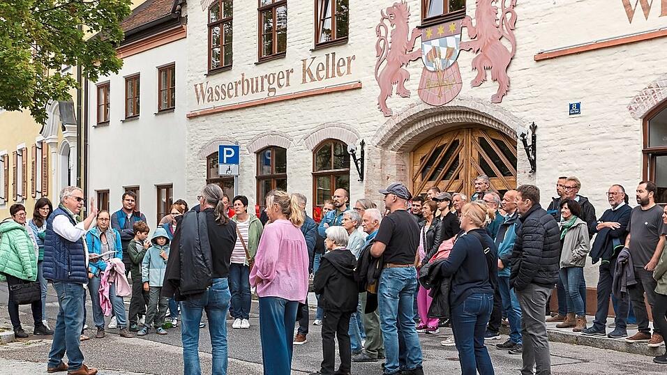Unter dem Wirgarten verbirgt sich eine weitverzweigte historische Kelleranlage. Unter dem Wirgarten verbirgt sich eine weitverzweigte historische Kelleranlage.