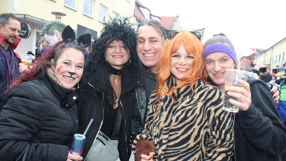 Beste Stimmung herrschte beim Rosenmontagszug in Geisenhausen.