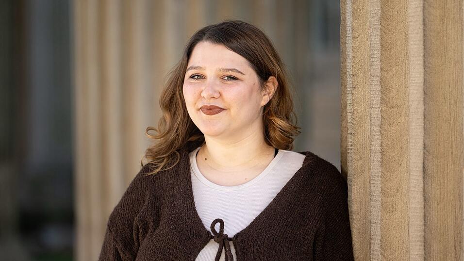 An der Universit&auml;t Potsdam hat D&ouml;ling auf Lehramt studiert.