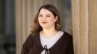 An der Universit&auml;t Potsdam hat D&ouml;ling auf Lehramt studiert.