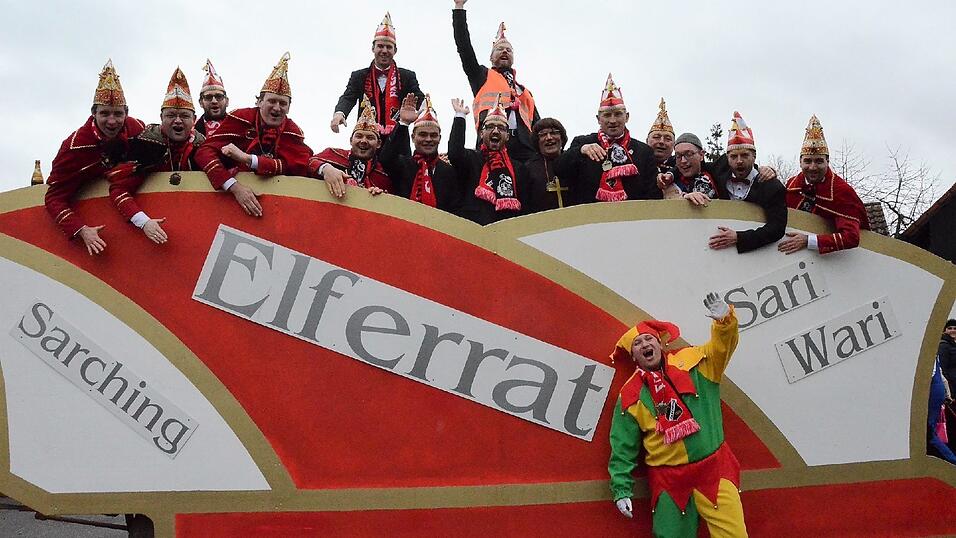 Mit dem großartigen 67. Faschingszug und einem anschließenden 'Narrentreiben' nahm am Faschingsdienstag der Fasching 2017 in Sarching ein glanzvolles Ende. Und was dabei alle 'narrisch' freute, das Wetter spielte doch noch mit; denn während des Zuges war es regenfrei; erst zum Ende regnete es! Mit dem großartigen 67. Faschingszug und einem anschließenden 'Narrentreiben' nahm am Faschingsdienstag der Fasching 2017 in Sarching ein glanzvolles Ende. Und was dabei alle 'narrisch' freute, das Wetter spielte doch noch mit; denn während des Zuges war es regenfrei; erst zum Ende regnete es!