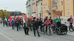 Demonstrationszug durch die Landshuterstraße.