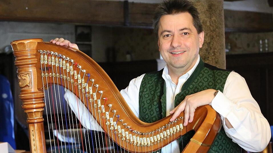 Roland Pongratz hat das Konzept f&uuml;r das Volksmusikfestival &bdquo;drumherum&ldquo; entwickelt.