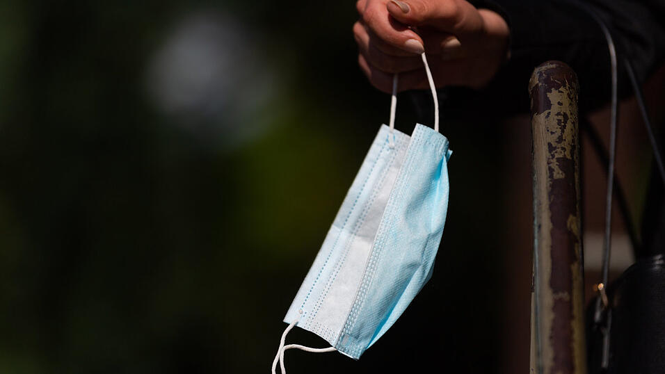 Die immer weiter steigende Zahl von Corona-Infektionen stellt das Gesundheitsamt Landshut im Moment vor enorme Herausforderungen. (Symbolbild) Die immer weiter steigende Zahl von Corona-Infektionen stellt das Gesundheitsamt Landshut im Moment vor enorme Herausforderungen. (Symbolbild)