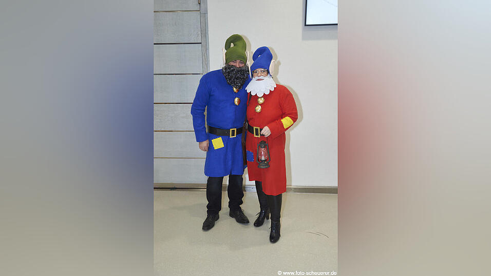 Die Narren waren bester Stimmung und hatten sich allesamt kreative Kostüme ausgesucht. Die Narren waren bester Stimmung und hatten sich allesamt kreative Kostüme ausgesucht.