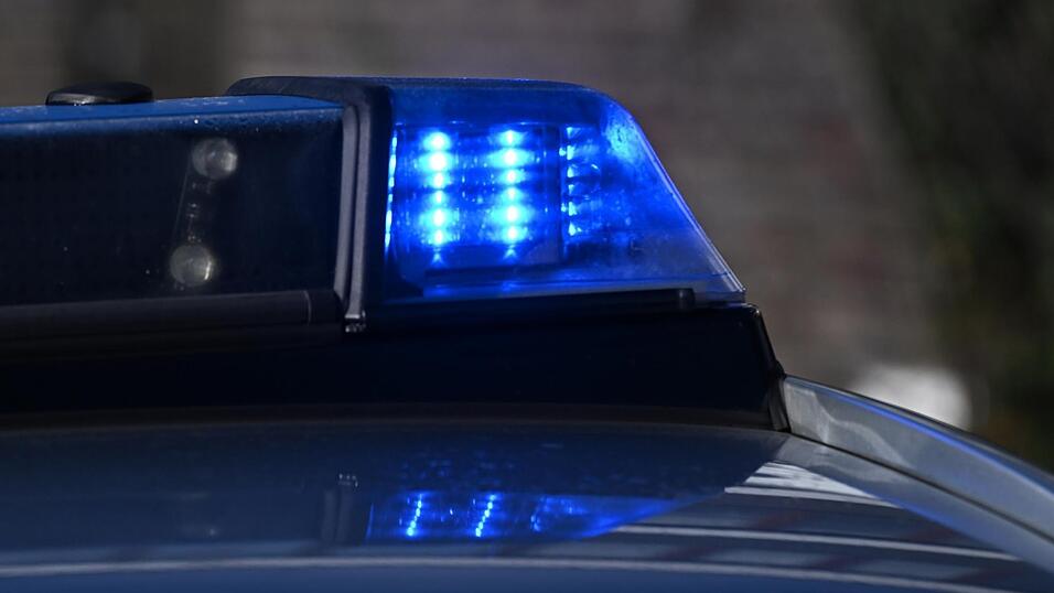 Zu einem Brand wurden Polizei und Feuerwehr am Freitag nach Teisnach gerufen.