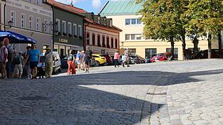 Wer mit dem Auto kommt, um die Gartenschau zu besuchen, kommt auch mal in die Stadt.