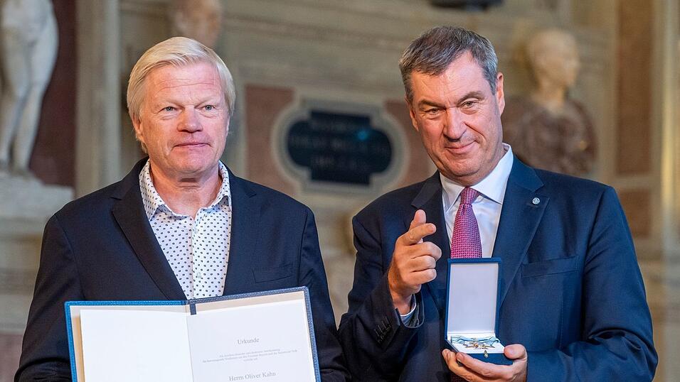 Oliver Kahn bekommt den Bayerischen Verdienstorden. Oliver Kahn bekommt den Bayerischen Verdienstorden.
