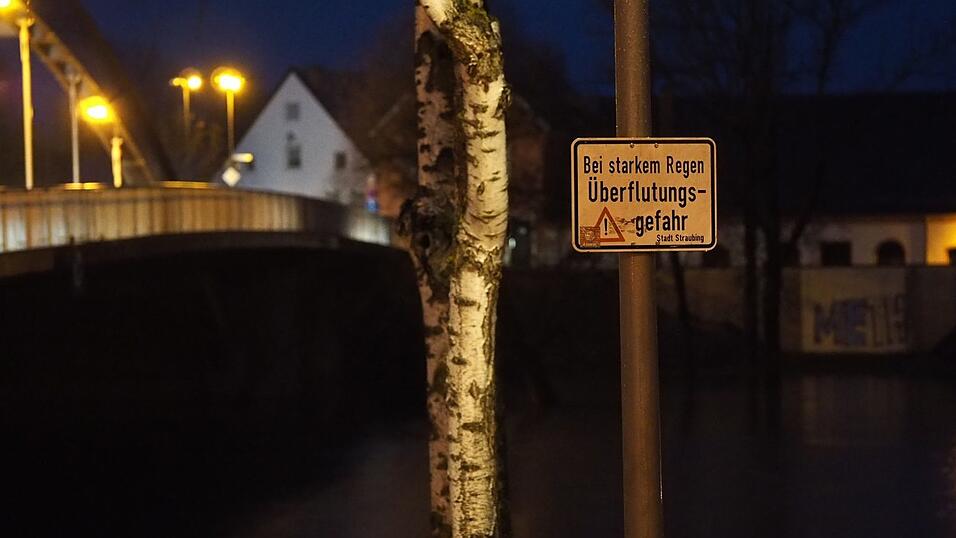In Straubing trat die Donau &uuml;ber die Ufer.