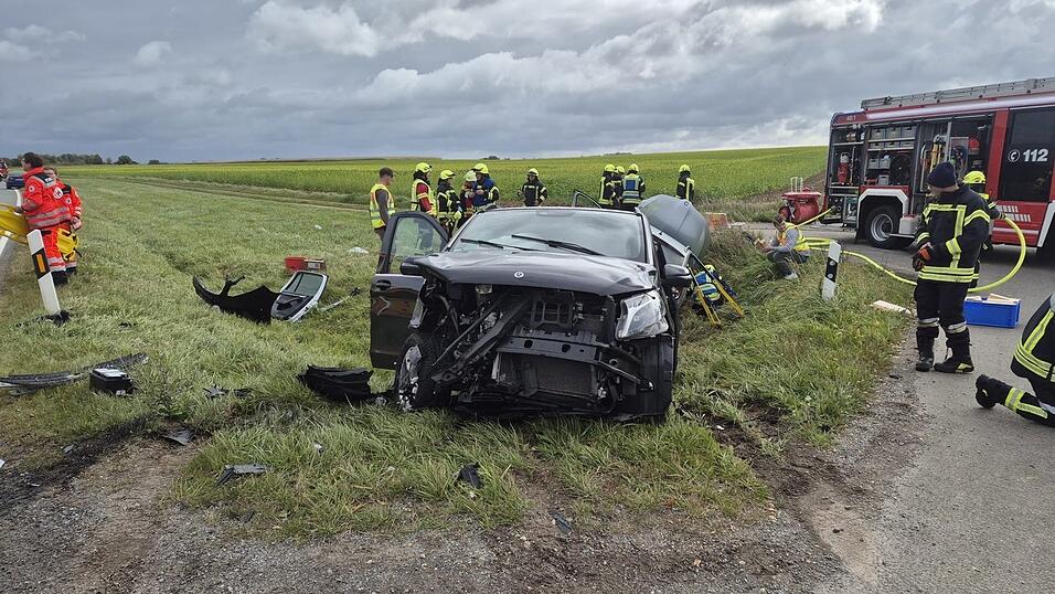 Zwei Fahrzeuge waren zusammengstoßen.