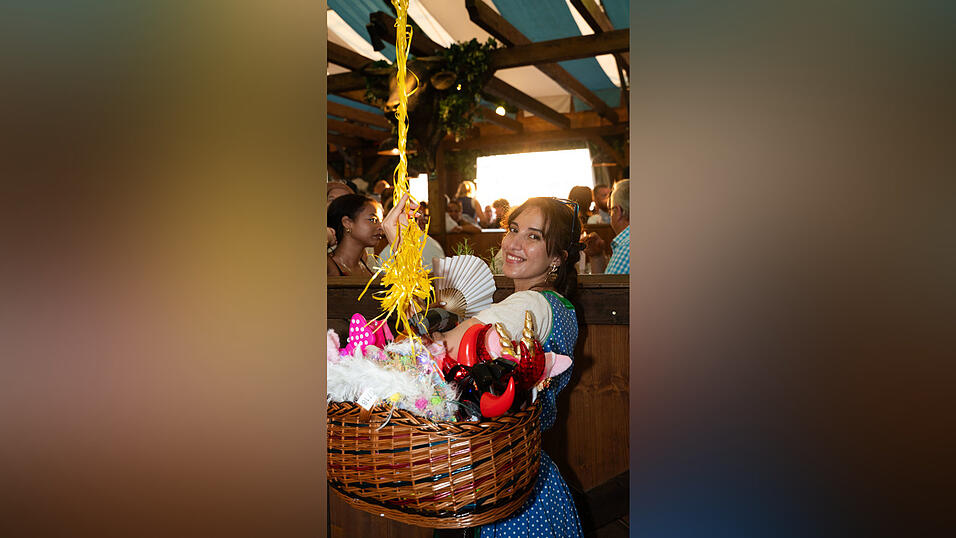Die Partybilder vom Samstag, 15. August, aus dem Festzelt Wenisch. Die Partybilder vom Samstag, 15. August, aus dem Festzelt Wenisch.