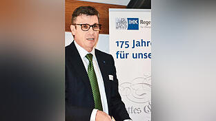 IHK-Präsident Michael Matt bei seinem Grußwort.