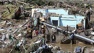 «Kalmaegi» hatte mit Starkregen und heftigem Wind gewütet. «Kalmaegi» hatte mit Starkregen und heftigem Wind gewütet.