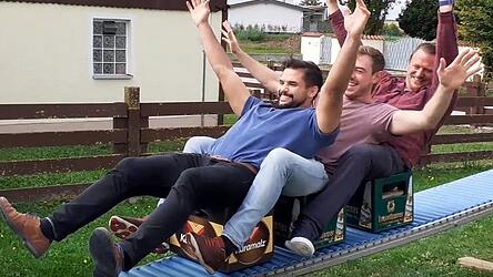 Hatten ihren Spa&szlig; auf der Tragerlrutschn: (v.l.) Simon Eisenhut, Stadtrat Ludwig Kerscher und SPD-Ortsvorsitzender Michael Meister.