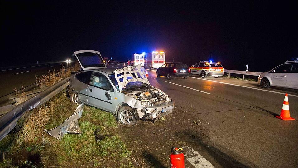 Bei dem Unfall wurden beide Fahrer leicht verletzt. (Foto: FD) Bei dem Unfall wurden beide Fahrer leicht verletzt. (Foto: FD)