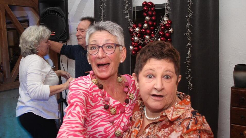 In der Landshuter Weinstube Isarklause fand am Samstag eine Schlagerparty statt. In der Landshuter Weinstube Isarklause fand am Samstag eine Schlagerparty statt.