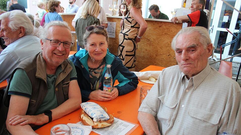 Viele Landshuter genossen ihren Freitagabend auf dem Bismarckplatzfest.