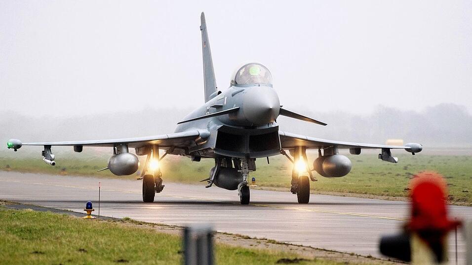 Der Eurofighter wurde gemeinsam von Deutschland, Großbritannien, Spanien und Italien entwickelt. (Symbolfoto) Der Eurofighter wurde gemeinsam von Deutschland, Großbritannien, Spanien und Italien entwickelt. (Symbolfoto)