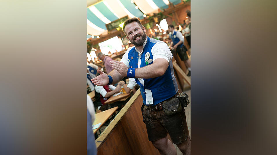 Die Partybilder vom Montag, 18. August, aus dem Festzelt Wenisch. Die Partybilder vom Montag, 18. August, aus dem Festzelt Wenisch.