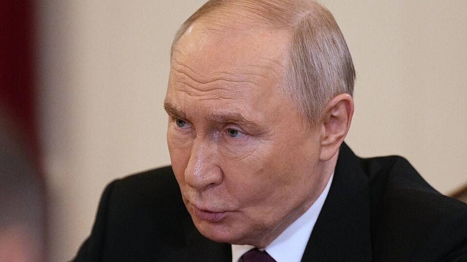 Der russische Pr&auml;sident Wladimir Putin wird von Peter Sloterdijk als wesentlich gef&auml;hrlicher eingesch&auml;tzt als Donald Trump (Archivbild).