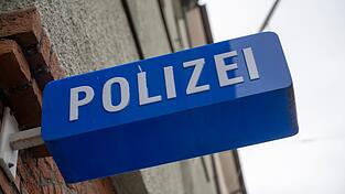 Die Polizei hofft auf Zeugenhinweise. (Symbolbild)