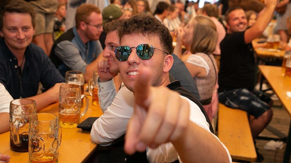 Die Partybilder von Montag, 15. August 2022, aus dem Festzelt Nothaft.
