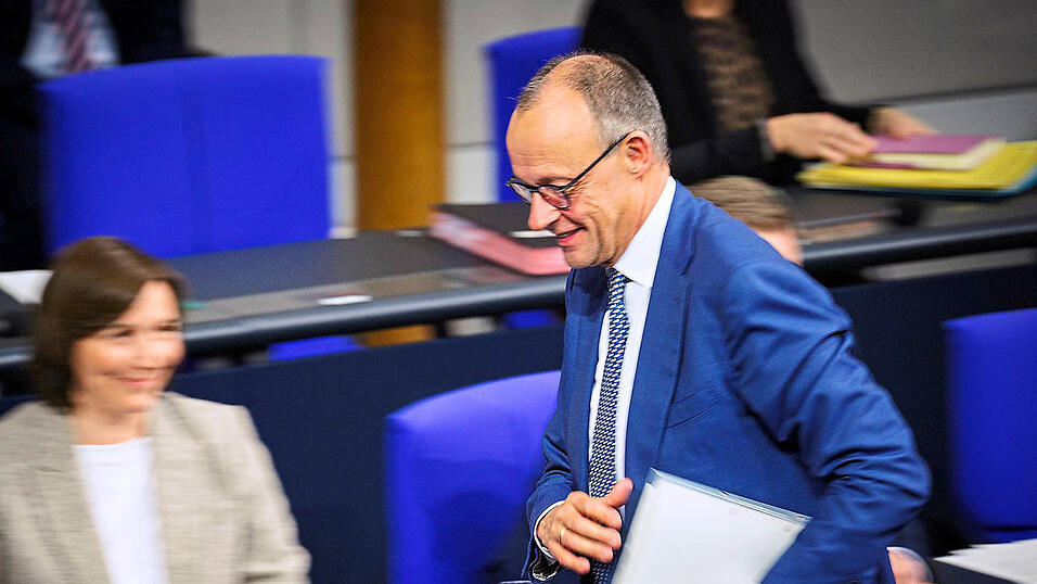 Bundeskanzler Friedrich Merz verlässt nach seiner Regierungserklärung den Bundestag. Beim EU-Gipfel steht viel auf dem Spiel. Bundeskanzler Friedrich Merz verlässt nach seiner Regierungserklärung den Bundestag. Beim EU-Gipfel steht viel auf dem Spiel.