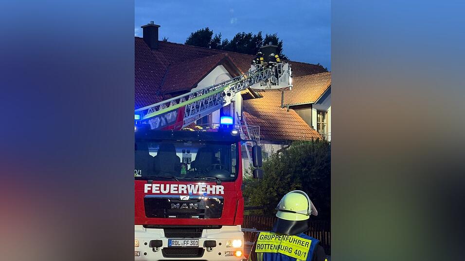 Die Feuerwehr im Einsatz in Hohenthann. Die Feuerwehr im Einsatz in Hohenthann.