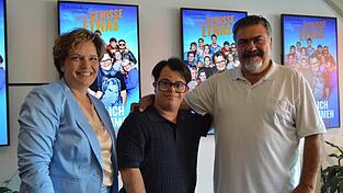 Frangiskos Kakoulakis (Mitte) mit seinen Eltern Nancy und Emmanuil. Frangiskos Kakoulakis (Mitte) mit seinen Eltern Nancy und Emmanuil.