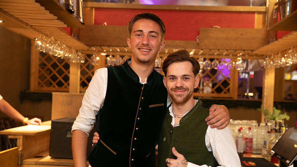 Die Partybilder vom Sonntag, 17. August, aus dem Festzelt Krönner. Die Partybilder vom Sonntag, 17. August, aus dem Festzelt Krönner.
