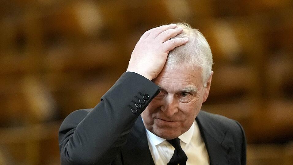 Ex-Prinz in Ungnande: Mindestens einer der Flüge mit dem „Lolita Exporess“ soll in Verbindung mit Andrew Mountbatten-Windsor in Verbindung stehen. Ex-Prinz in Ungnande: Mindestens einer der Flüge mit dem „Lolita Exporess“ soll in Verbindung mit Andrew Mountbatten-Windsor in Verbindung stehen.