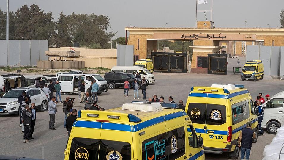 Israel hat angekündigt, der Grenzübergang Rafah vom Gazastreifen nach Ägypten werde am Mittwoch wieder geöffnet. (Archiv-Bild) Israel hat angekündigt, der Grenzübergang Rafah vom Gazastreifen nach Ägypten werde am Mittwoch wieder geöffnet. (Archiv-Bild)