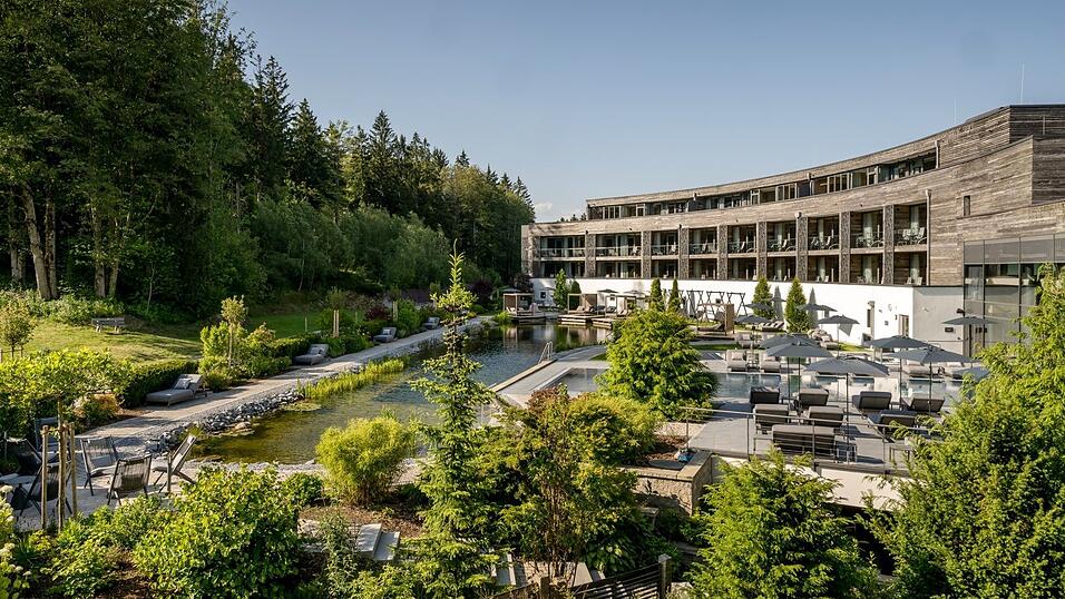 Der Reischlhof in Wegscheid bei Passau. Für Wellnesshotels bietet der Bayerische Wald eine einzigartige Lage und Atmosphäre. Der Reischlhof in Wegscheid bei Passau. Für Wellnesshotels bietet der Bayerische Wald eine einzigartige Lage und Atmosphäre.