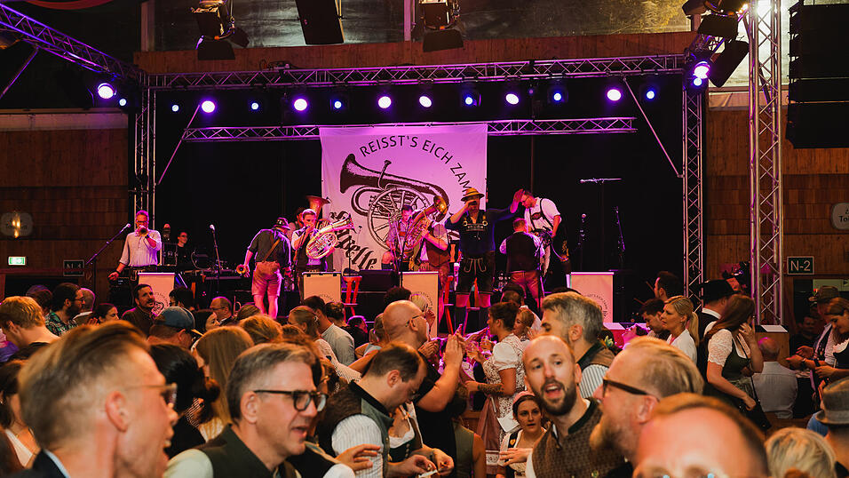 Die Partybilder vom Dienstag, 13. August 2024, aus dem Festzelt Weckmann. Die Partybilder vom Dienstag, 13. August 2024, aus dem Festzelt Weckmann.