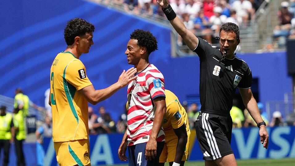 Referee Zwayer hatte die Partie bestens im Griff. Referee Zwayer hatte die Partie bestens im Griff.