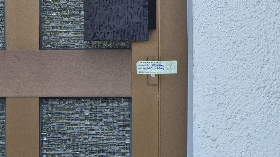 Laut Polizei ließ das Opfer den Räuber freiwillig in die Wohnung - in dem Glauben, es handle sich um einen Telekommunikations-Dienstleister.