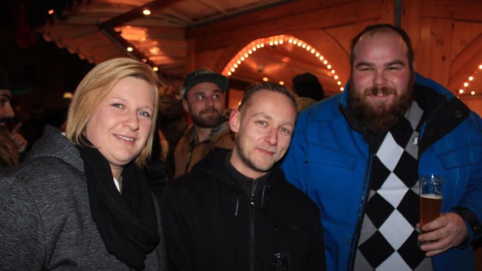 Der Christkindlmarkt und die Weihnachtspyramide geh&ouml;ren in der Adventszeit zu den beliebtesten Treffpunkten in Landshut.