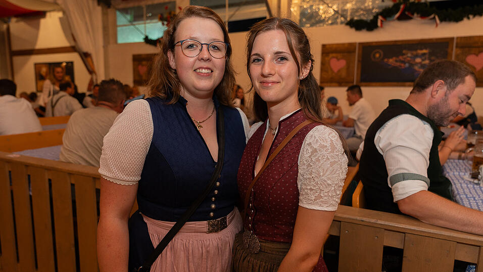 Die Partybilder vom Freitag, 18. August 2023, aus dem Festzelt Greindl. Die Partybilder vom Freitag, 18. August 2023, aus dem Festzelt Greindl.