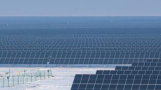 China war laut einer Studie der Denkfabrik Ember im ersten Halbjahr 2025 für 55 Prozent des weltweiten Solarwachstums verantwortlich.