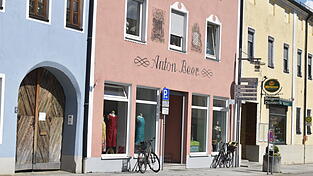 Man wird den Secondhandshop-Shop auch in Zukunft an der Hauptstra&szlig;e finden k&ouml;nnen.