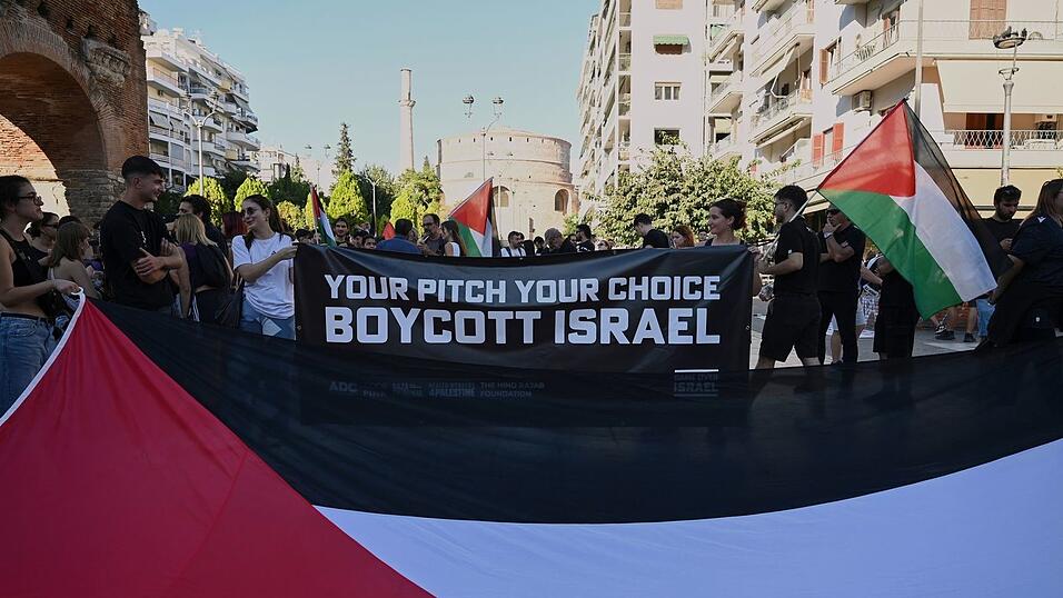 Immer wieder gab es zuletzt Proteste für Palästina und gegen Israel - auch rund um Sportveranstaltungen. Immer wieder gab es zuletzt Proteste für Palästina und gegen Israel - auch rund um Sportveranstaltungen.
