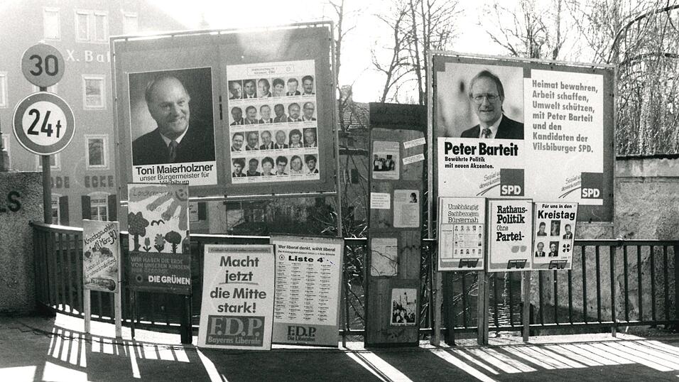 Intensiver Wahlkampf vor 30 Jahren: Nachdem Josef Billinger im Oktober 1989 seinen Verzicht auf eine erneute B&uuml;rgermeisterkandidatur bei den Wahlen im M&auml;rz 1990 angek&uuml;ndigt hatte, sah die CSU f&uuml;r sich eine gute Chance, nach 30 Jahren mit einem SPD-B&uuml;rgermeister einen Christsozialen als Chef ins Rathaus bringen zu k&ouml;nnen. Letztlich reichte es allerdings f&uuml;r Anton Maierholzner im ersten Wahlgang sehr knapp nicht und in der Stichwahl holte schlie&szlig;lich Peter Barteit von der SPD den Sieg.