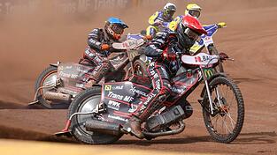 Immer Vollgas: Kim Nilsson (vorne und kleines Bild) gibt gerne das Tempo vor - nun freut sich der 35-jährige Schwede auf seine bereits fünfte Saison in der Rennkombi der „Teufel“.