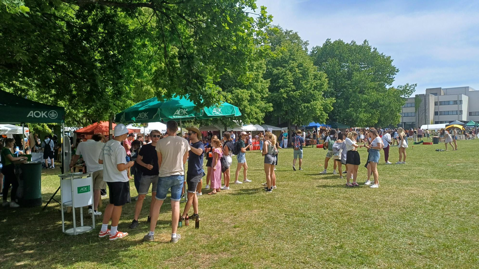 Das Campusfest verwandelte das Gel&auml;nde der OTH und der Uni Regensburg in eine Party-Area.