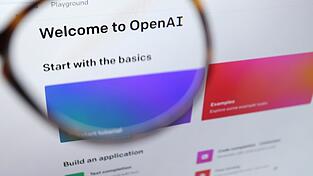 OpenAI ist als Firma hinter dem KI-Chatbot ChatGPT weltbekannt geworden. (Archivbild)