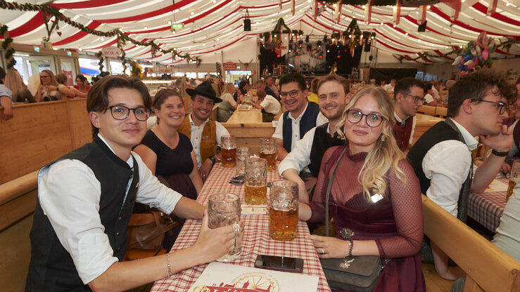 Die Partybilder vom Mittwoch, 12. August, aus dem Festzelt Lechner. Die Partybilder vom Mittwoch, 12. August, aus dem Festzelt Lechner.