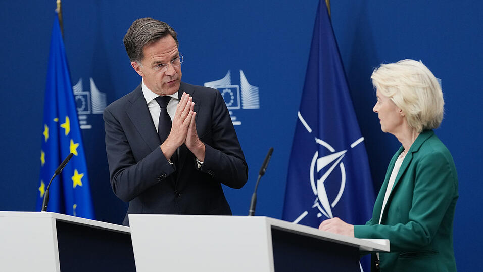 EU-Kommissionspr&auml;sidentin Ursula von der Leyen sprach bei einer Pressekonferenz mit Nato-Generalsekret&auml;r Mark Rutte davon, den Druck auf Russland erh&ouml;hen zu wollen.&nbsp;