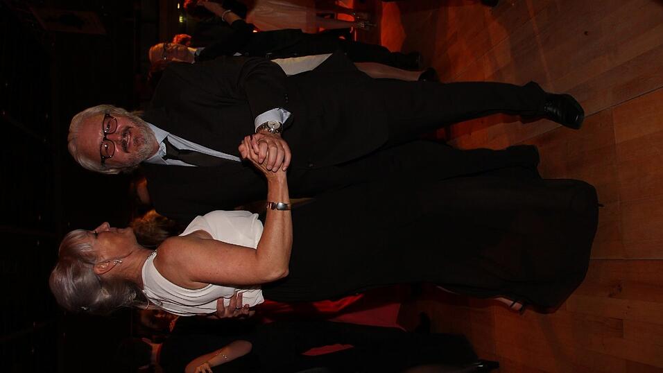 Die Bilder vom Abschlussball der Tanzschule Seidel in der Fraunhofer-Halle am 28. November. Die Bilder vom Abschlussball der Tanzschule Seidel in der Fraunhofer-Halle am 28. November.